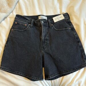Abercrombie & Fitch Black Shorts - “The Dad Short”